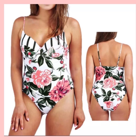 last one!! ☀️Gorgeous Tropical Floral Swimsuit☀️ - Picture 4 of 4